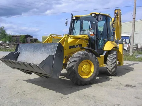 Экскаватор-погрузчик Komatsu WB97S-5 в аренду с оператором