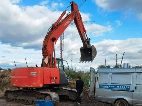 Гусеничного экскаватора-разрушителя XCMG XE500EHR в аренду с оператором