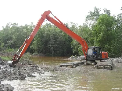 Плавающий экскаватор Hitachi ZX200 River