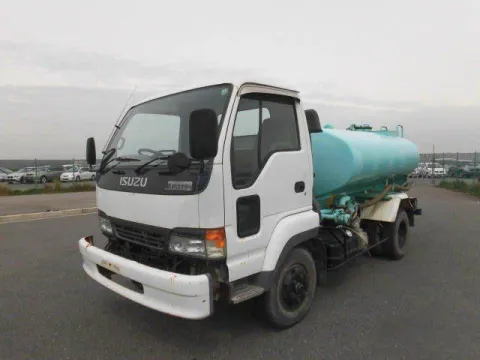 Водовоз Isuzu 4 м³