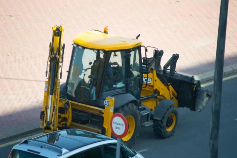 Экскаватор-погрузчик JCB 2CX в аренду с оператором