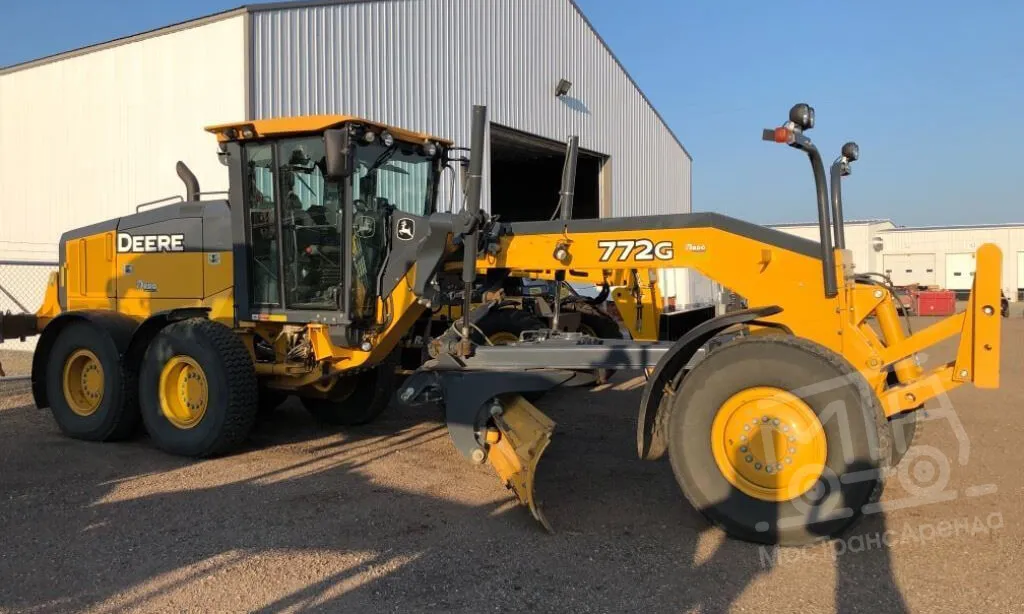 Аренда автогрейдера John Deere 772G 19,5 т в Москве