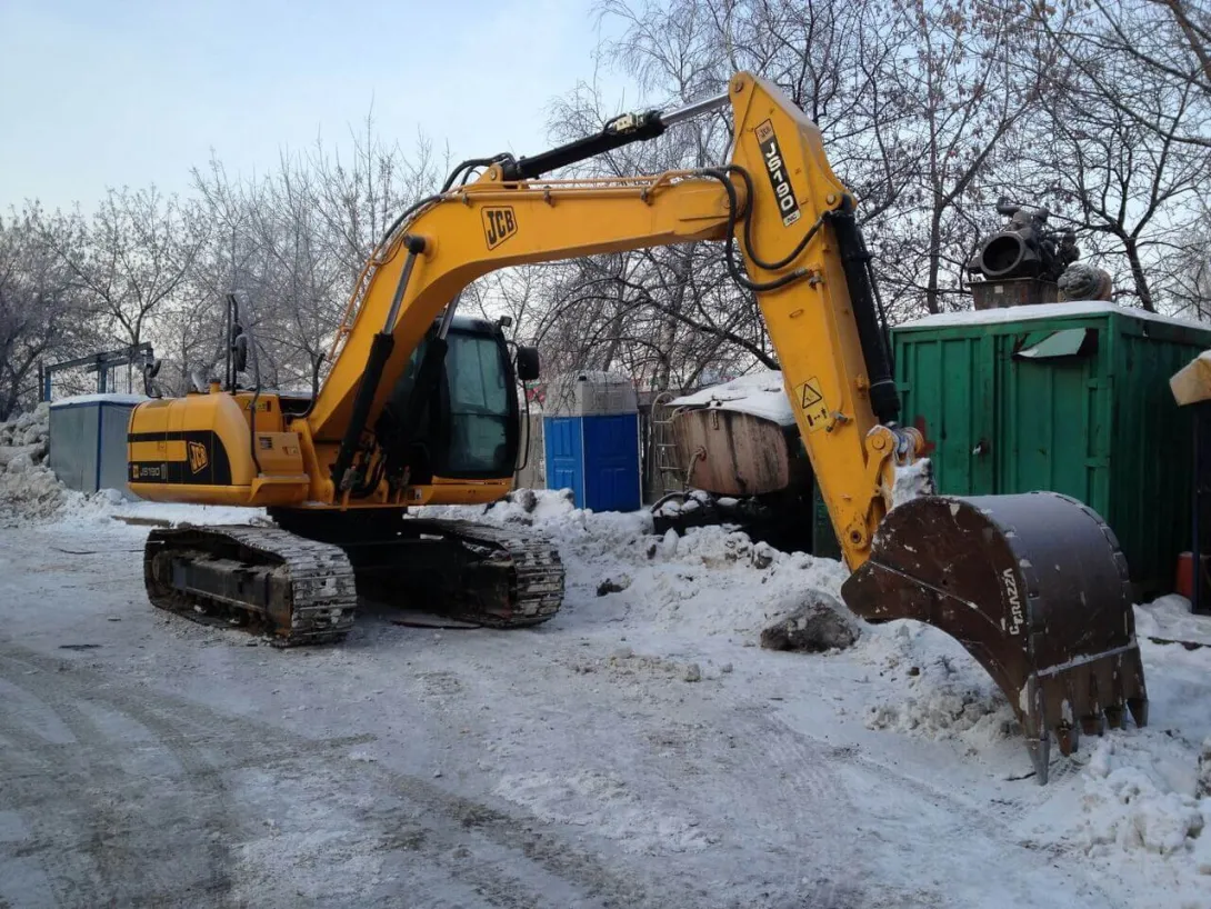 Аренда экскаватора JCB в Москве