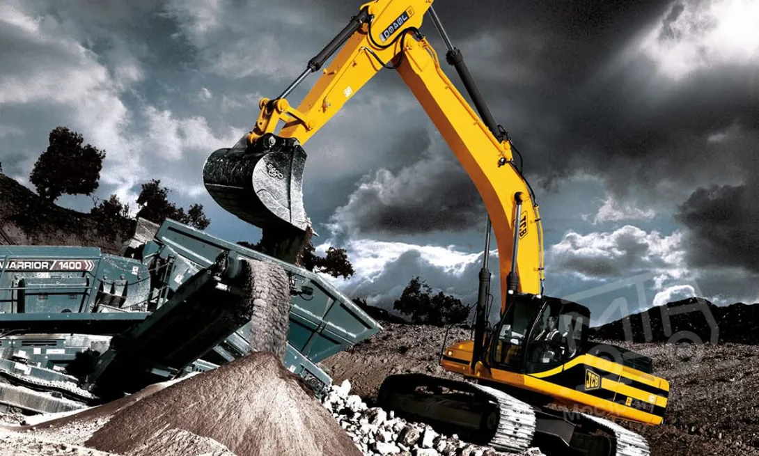 Аренда гусеничного экскаватора JCB JS460 в Москве