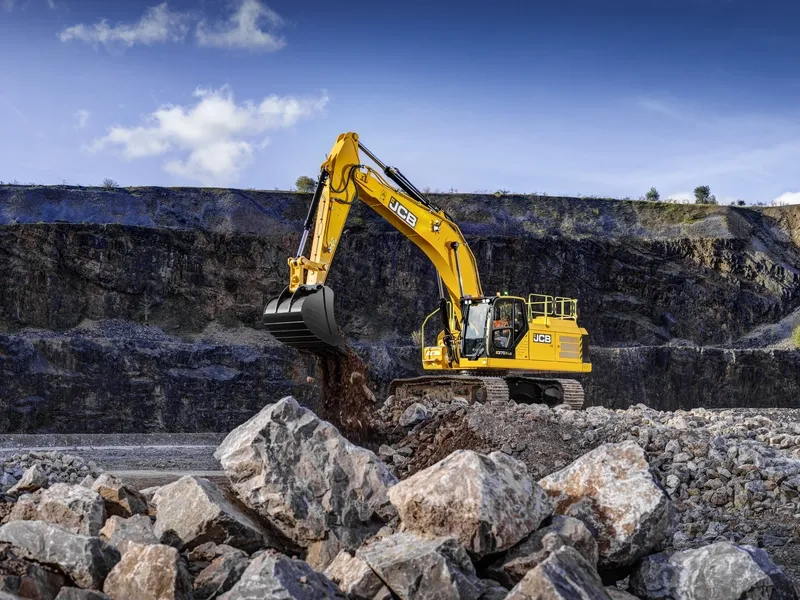 Аренда гусеничного экскаватора JCB JS 370 с гидромолотом в Москве