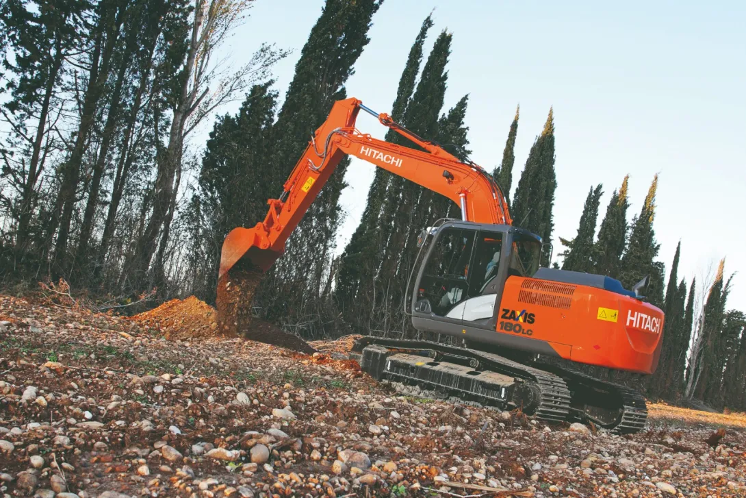 Аренда экскаватора Hitachi ZX-180LCN в Москве
