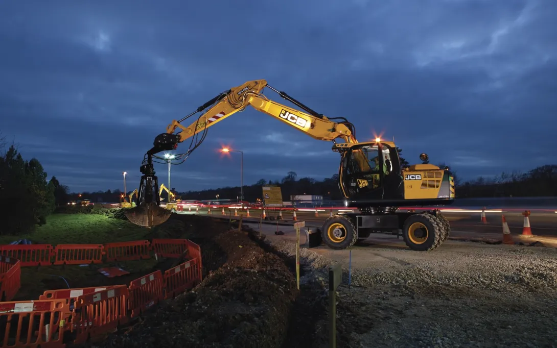 Аренда колёсного экскаватора JCB JS175W в Москве