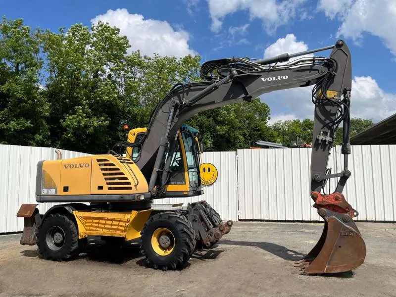 Аренда экскаватора Volvo EW160B в Москве