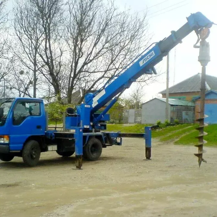 Аренда ямобура ISUZU AICHI D502 в Москве