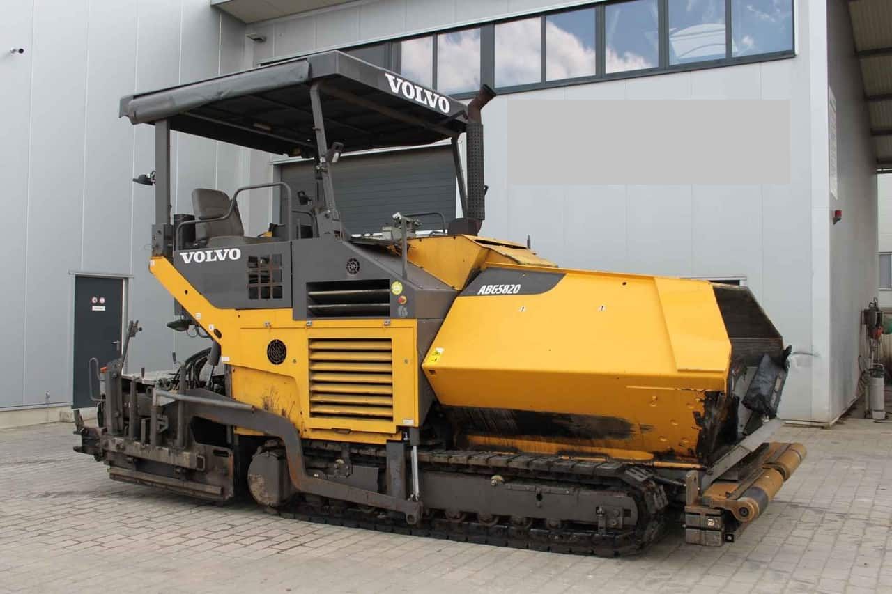 Асфальтоукладчик Volvo ABG 5820 в аренду с оператором