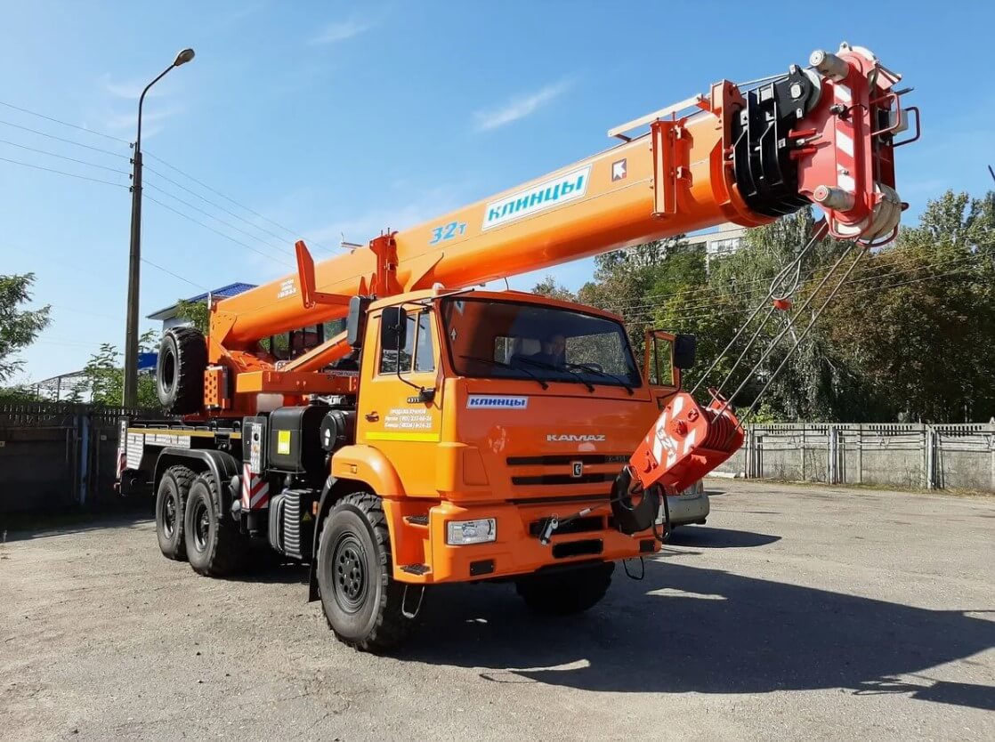 Автокран 32 тонны в аренду с оператором
