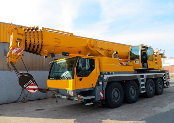 Автокран Liebherr 100 тонн в аренду с оператором