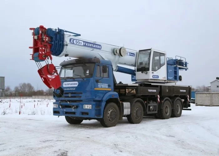 Автокран Галичанин 50 т KC-65715 в аренду с оператором