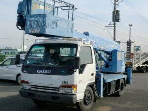 Автовышка 22 метра ISUZU Elf в аренду с оператором