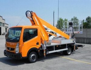 Автовышка 18 метров Renault Maxity в аренду с оператором