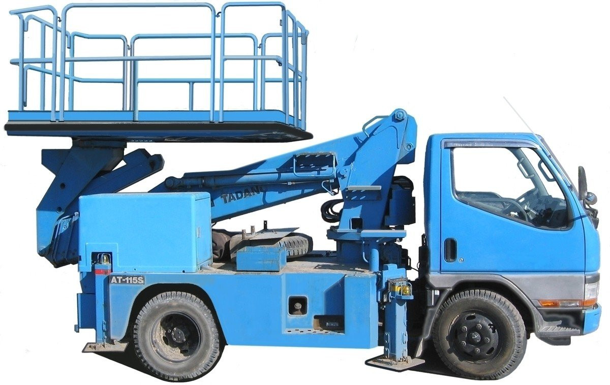 Автовышка 18м AICHI TZ-15 в аренду с оператором