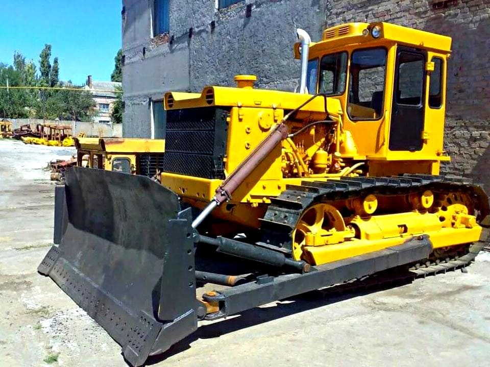 Бульдозер 14,5 тонн ЧТЗ Т-130 в аренду с оператором