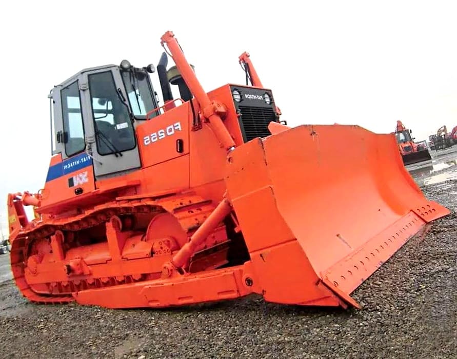 Бульдозер 7 тонн Hitachi DX75 в аренду с оператором