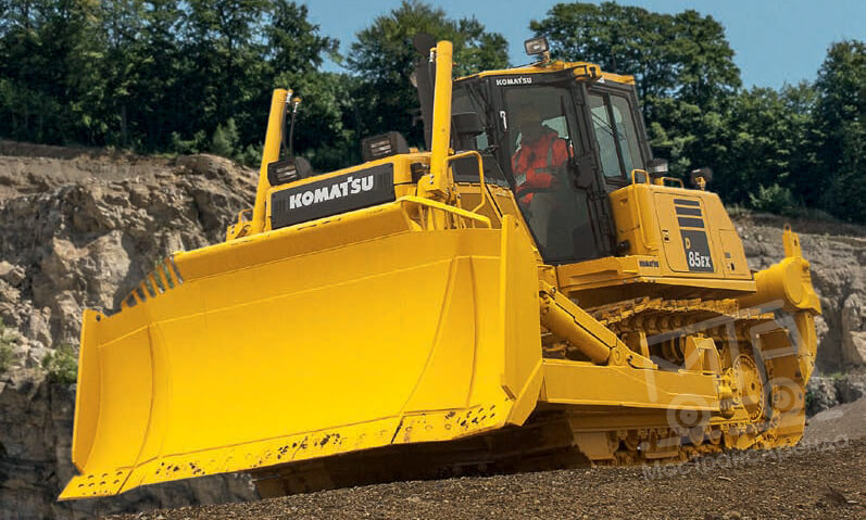 Бульдозер Komatsu d85ex 15 в аренду с оператором