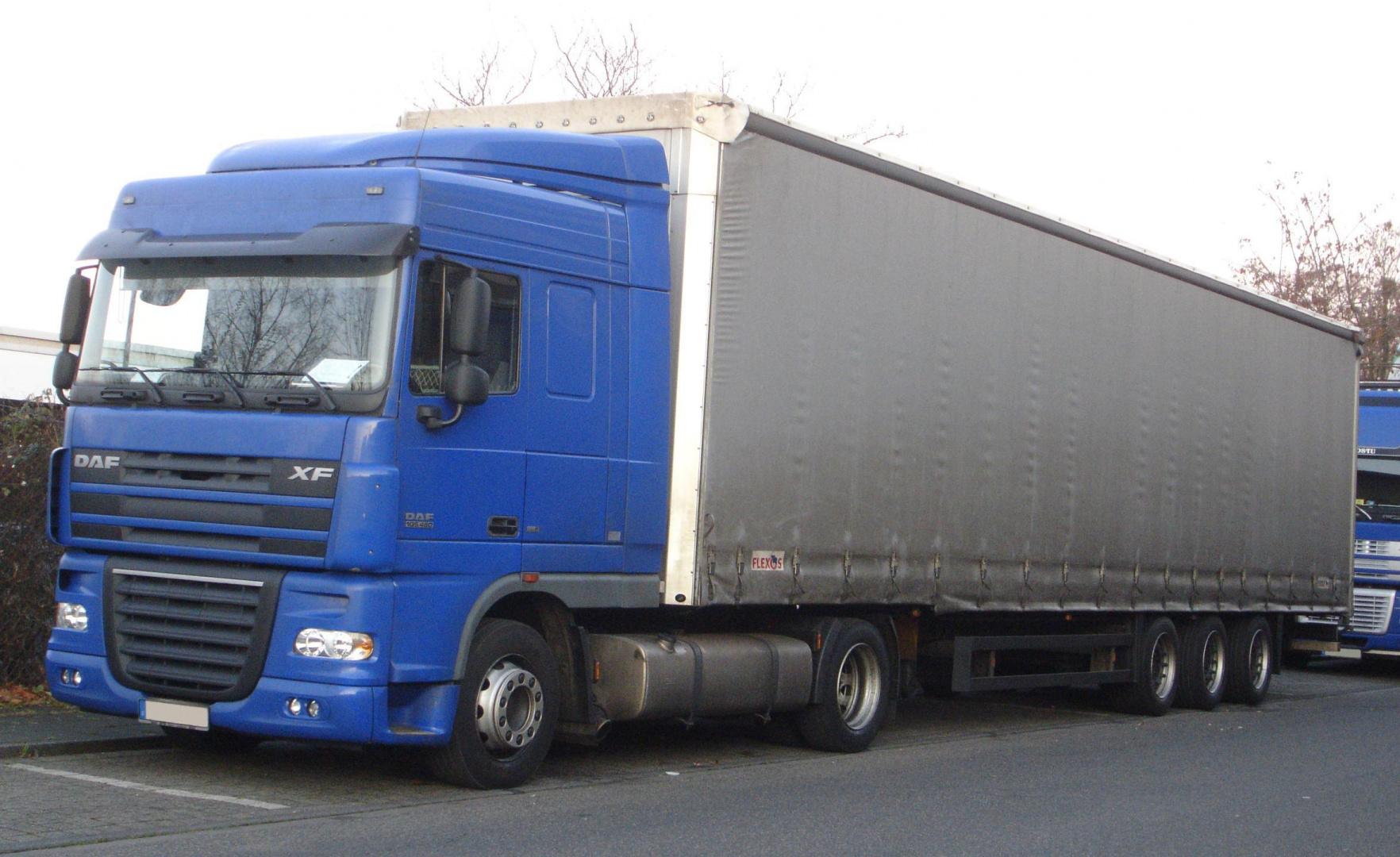 Длинномер Шаланды DAF 12 метров в аренду с оператором