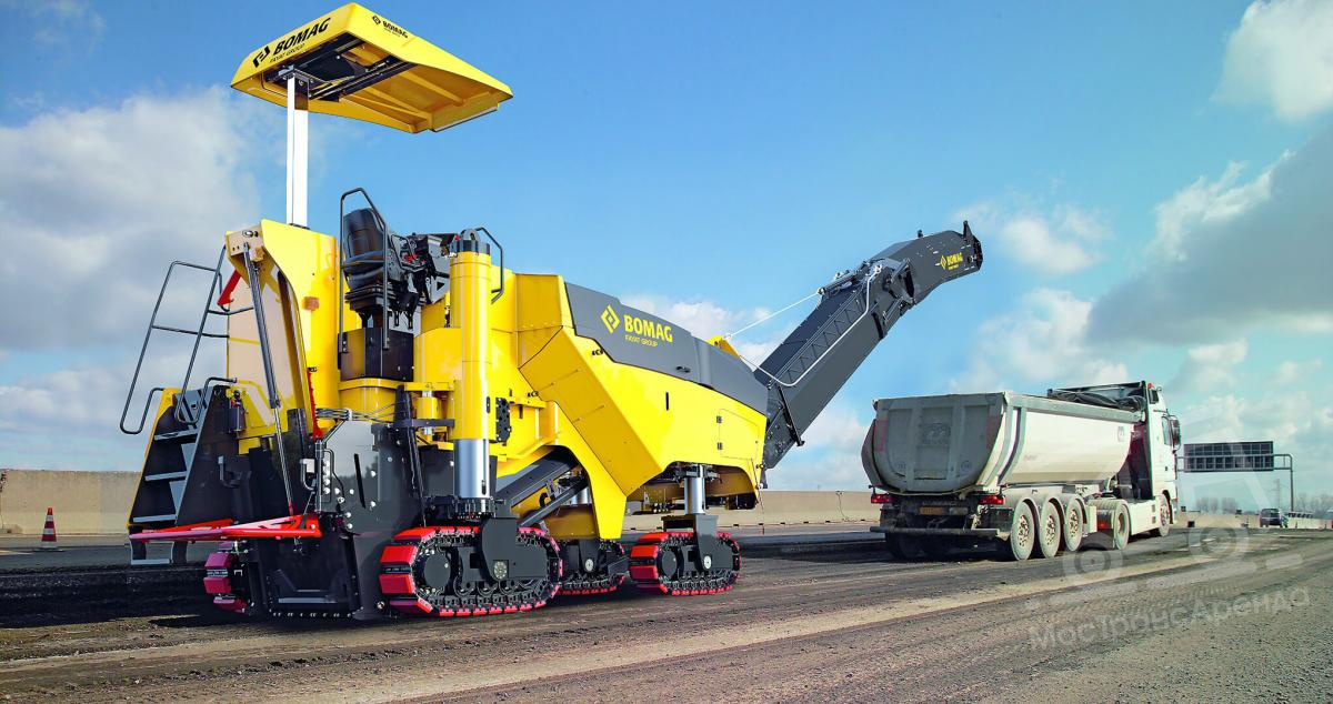 Дорожная фреза DLYA ASFALTA BOMAG BM 1000 30 2 в аренду с оператором
