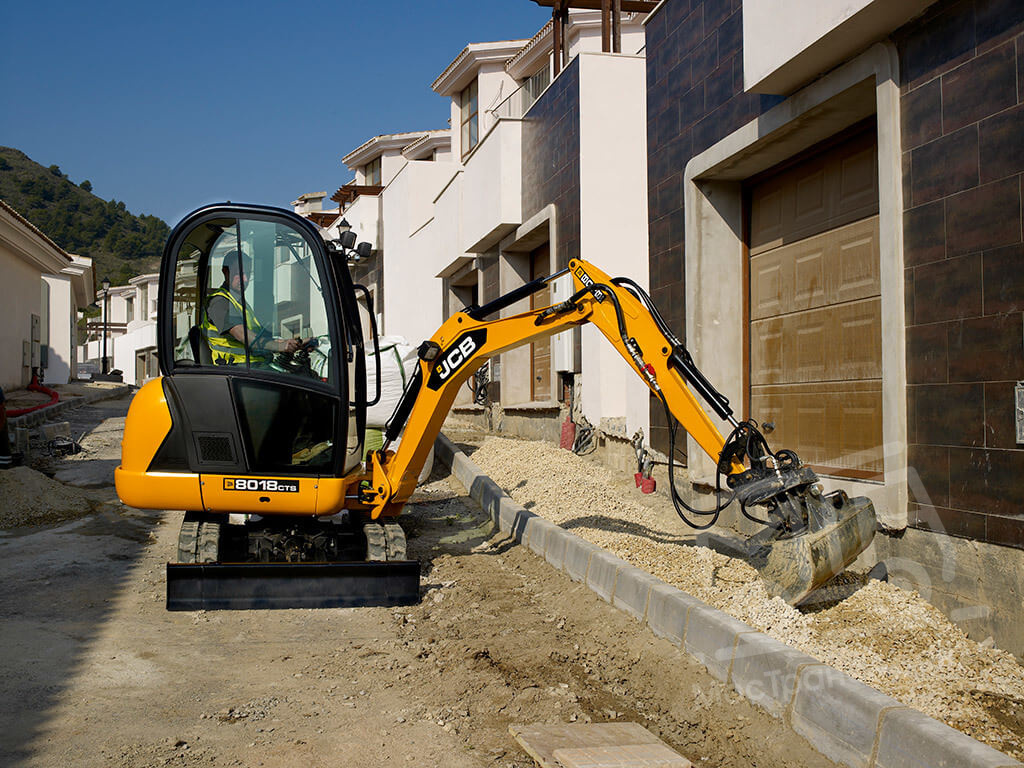 Мини-экскаватор JCB 8018 CTS в аренду с оператором