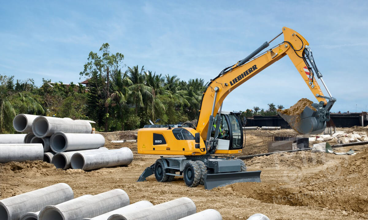 Колесного экскаватора Liebherr A 920 Litronic в аренду с оператором