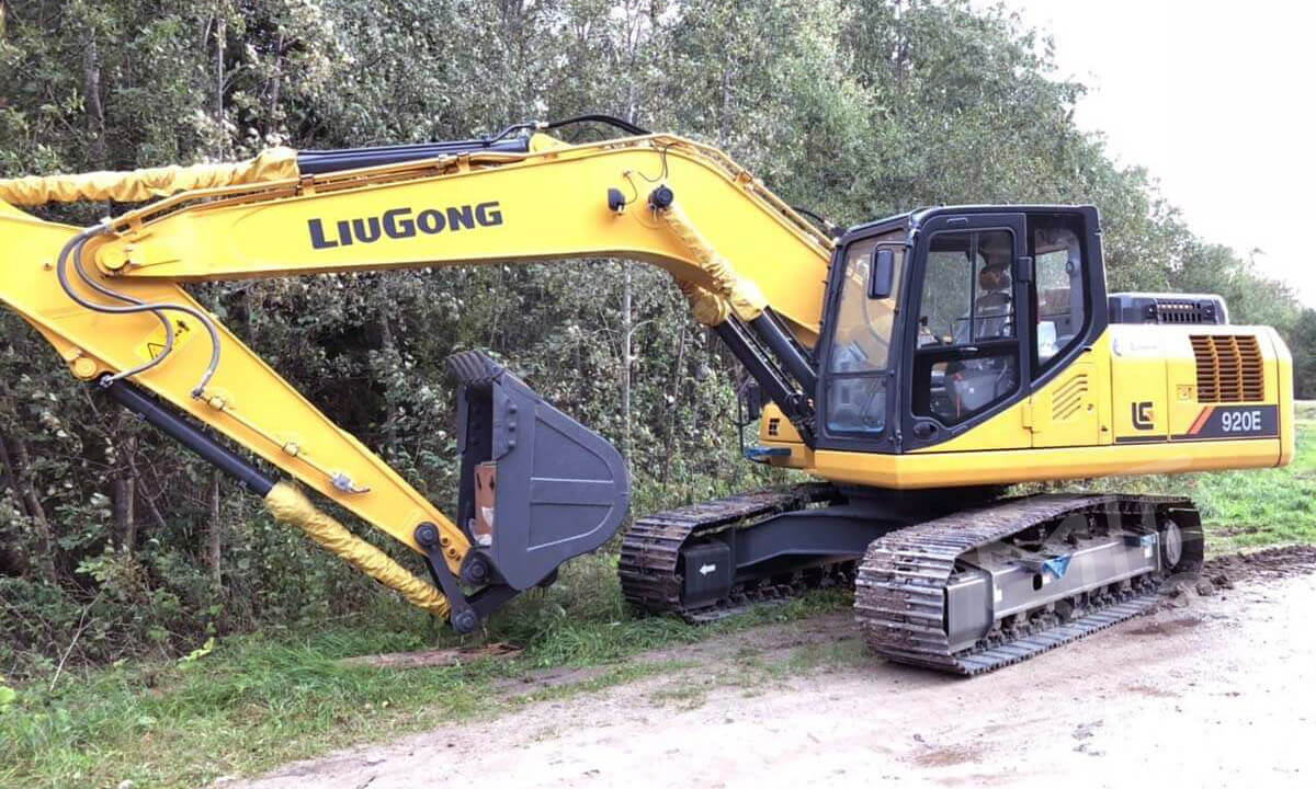 Гусеничный экскаватор LiuGong CLG 920E в аренду с оператором