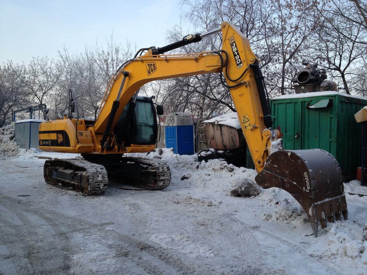 Экскаватор JCB в аренду с оператором