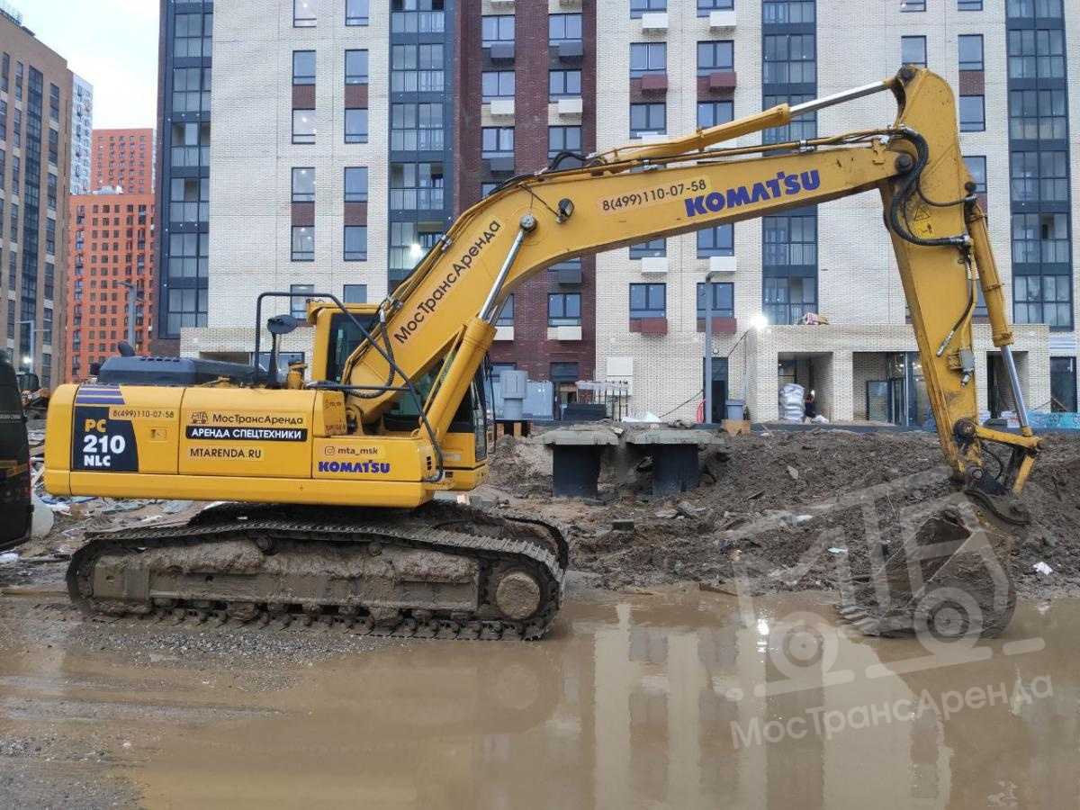 Гусеничный экскаватор Komatsu PC210 в аренду с оператором