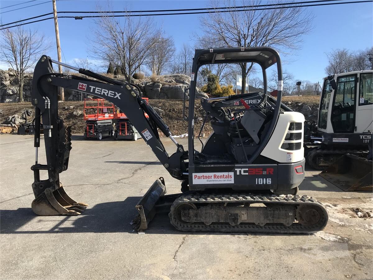Мини экскаватор TEREX в аренду с оператором