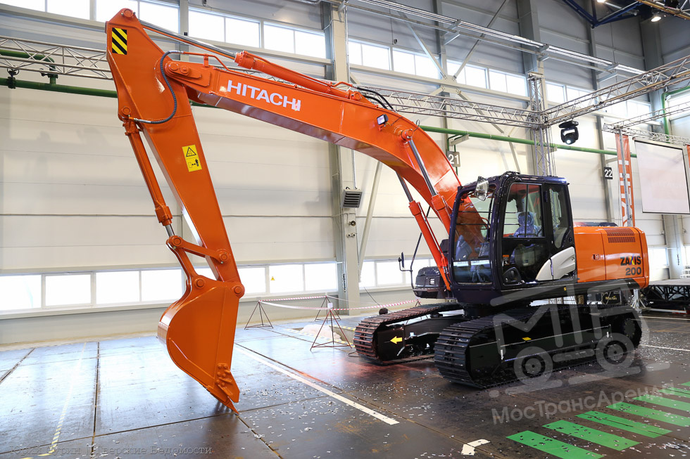Экскаватор Hitachi ZX200-5G в аренду с оператором