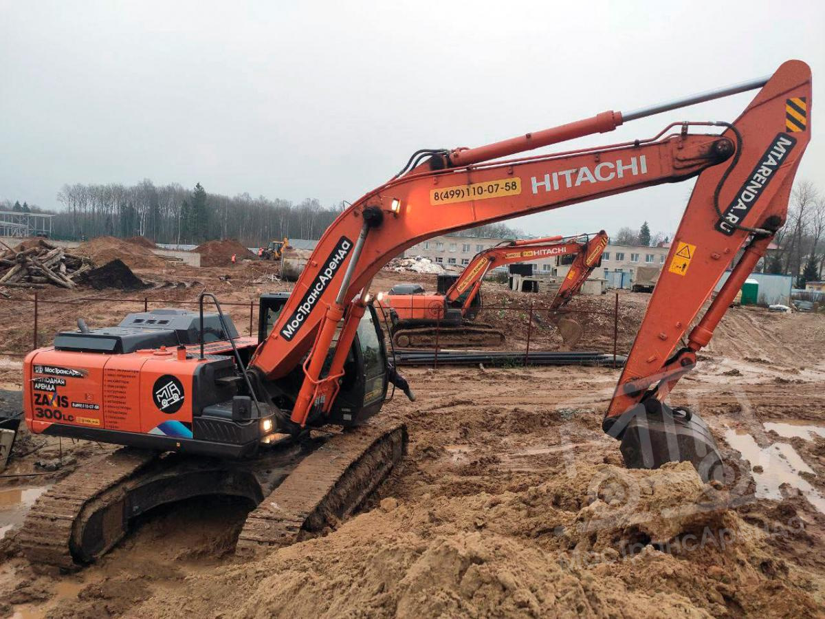 Гусеничный экскаватор Hitachi ZX300LC в аренду с оператором