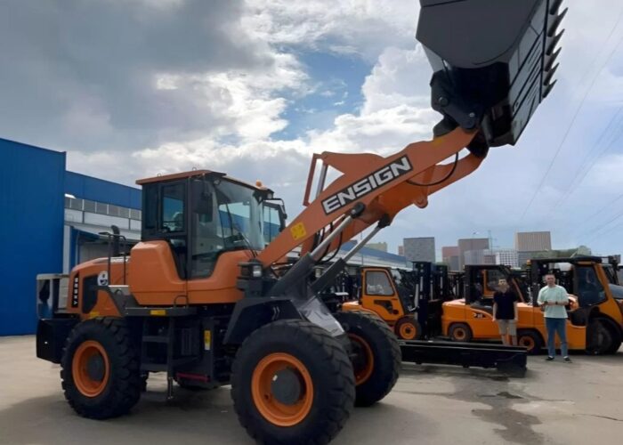 Фронтальный погрузчик Ensign YX636 в аренду с оператором