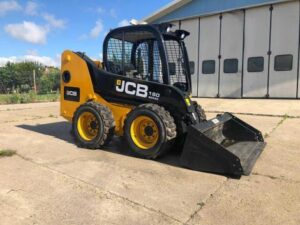 Фронтальный погрузчик Мини погрузчик JCB Robot 160 в аренду с оператором