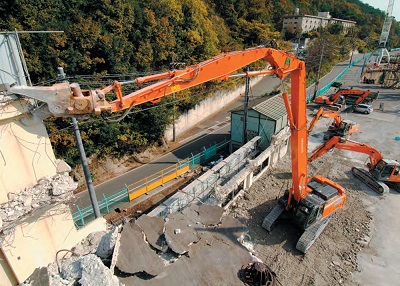 Гусеничный экскаватор-разрушитель HITACHI ZX480LC-3 Demolition в аренду с оператором