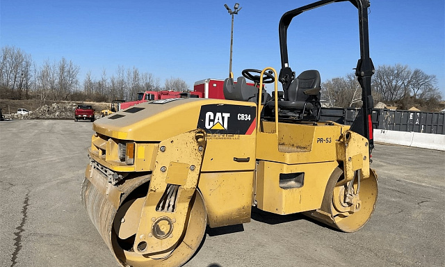 Дорожный каток Gruntovyy katok ammann ac 120 14 tonn в аренду с оператором
