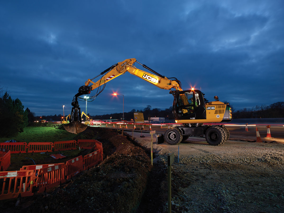 Колесный экскаватор JCB JS 175W в аренду с оператором