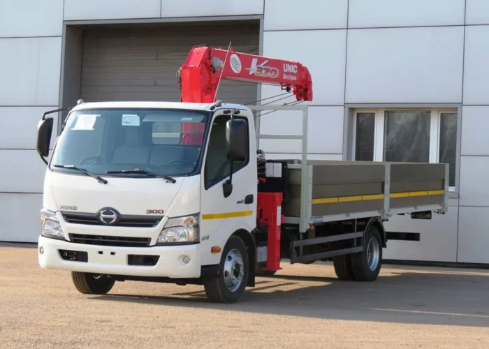 Манипулятор HINO 300 в аренду с оператором