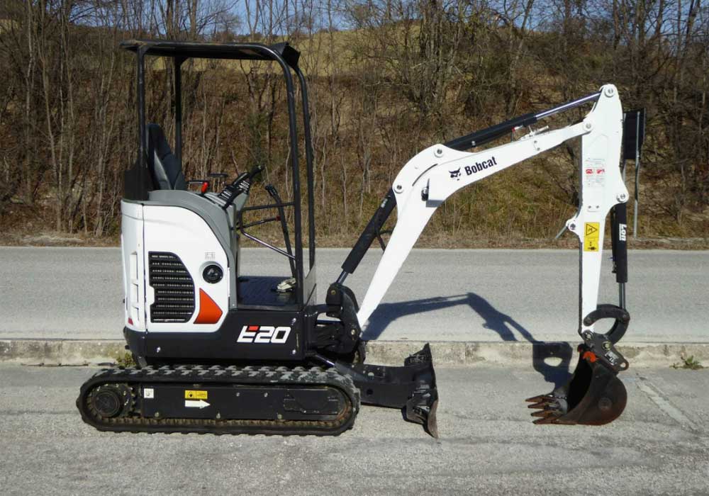 Мини-экскаватор Мини погрузчик Bobcat E20 в аренду с оператором