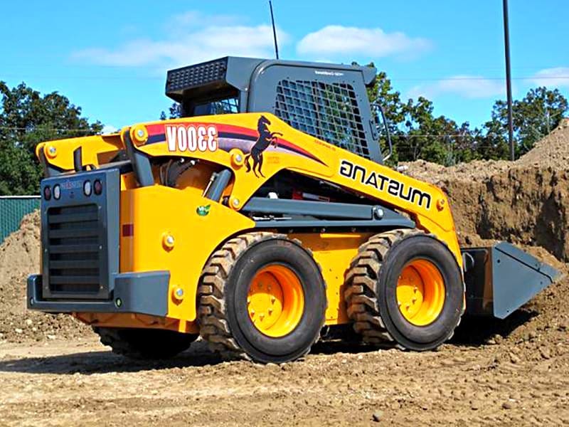 Мини-погрузчик Mustang 3300V в аренду с оператором