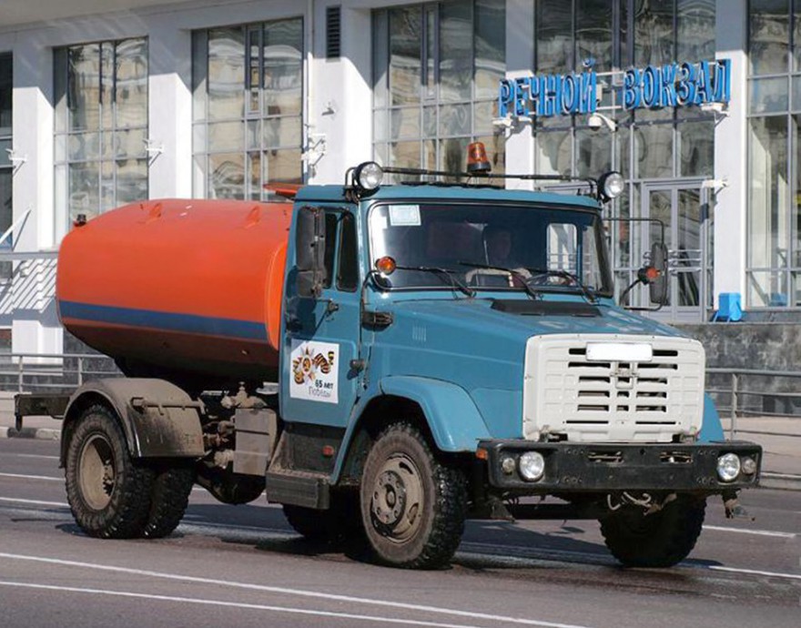Поливомоечная машина 6м3 - КОММАШ Арзамас КО-713Н – 6576 в аренду с оператором