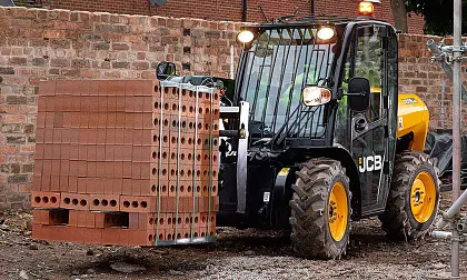 Телескопического погрузчика JCB в аренду с оператором