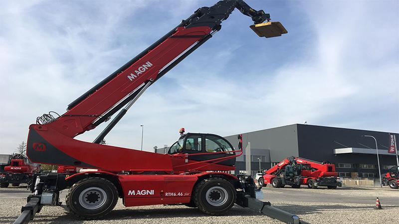 Телескопический погрузчик 45,65м MAGNI RTH 6,46 SH в аренду с оператором